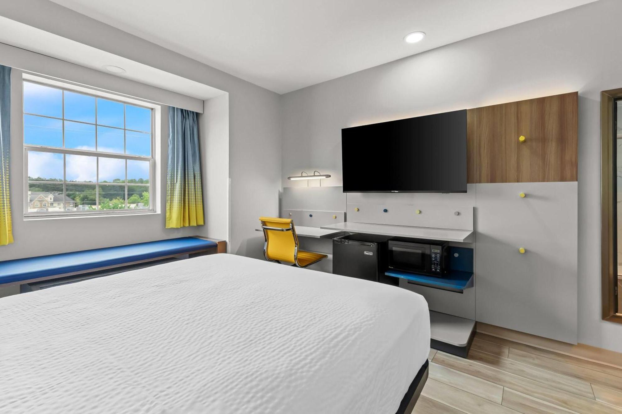 Microtel & By Wyndham 2*