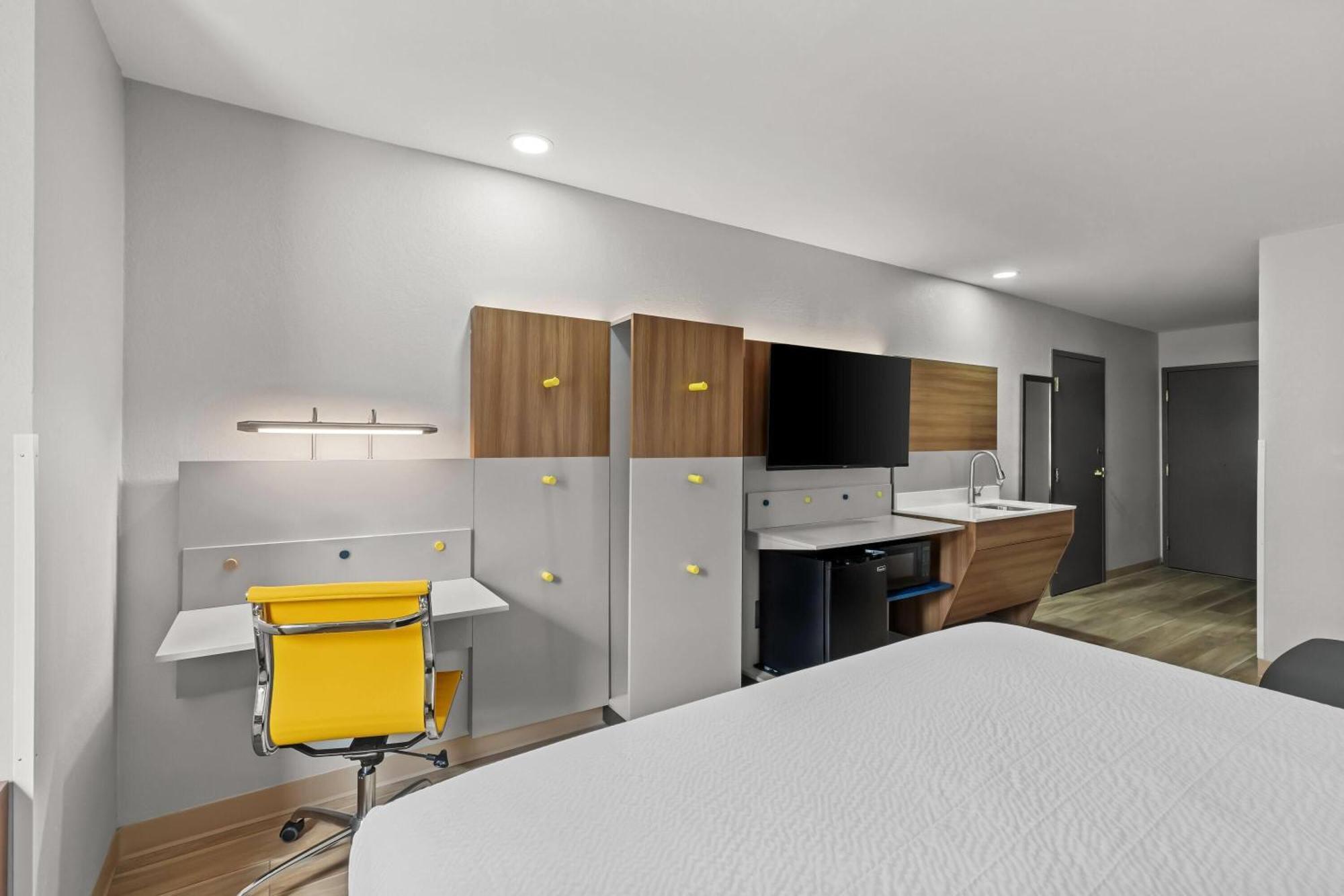 Microtel & By Wyndham 2*