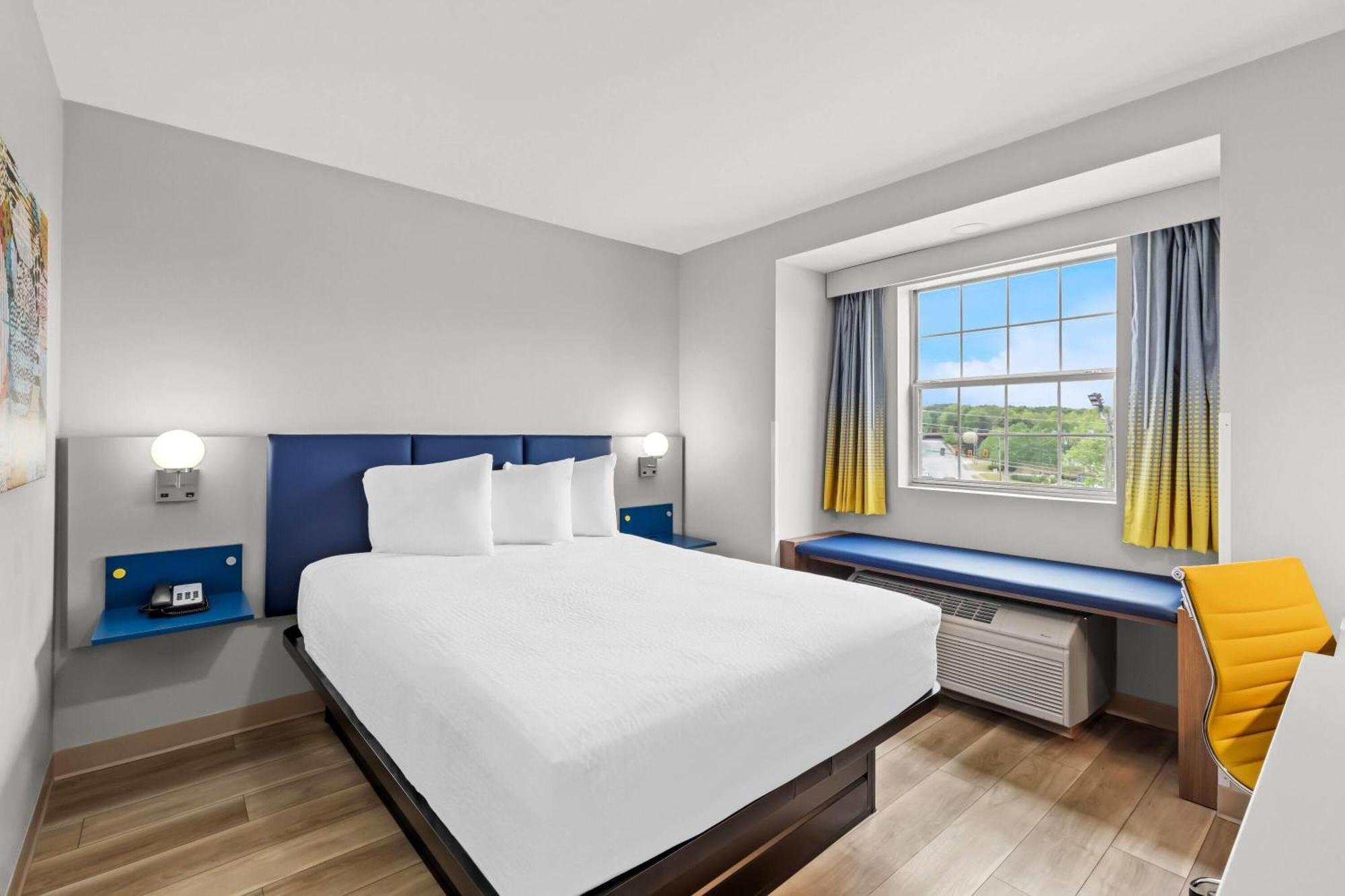 Hotel Microtel & By Wyndham