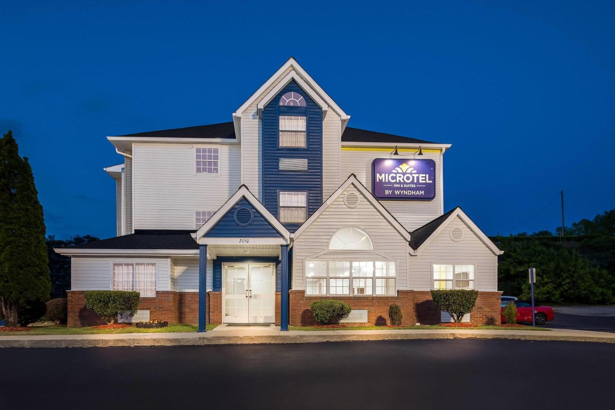 Hotel Microtel & By Wyndham